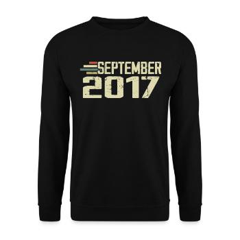 September 2017 Vintage Geschenkidee September 2017 - Unisex Pullover - Schwarz - Vorne - Alina (178cm) & Michal (187cm)
