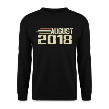 Geboren August 2018 Jubiläum August 2018 Jahrgang - Unisex Pullover - Schwarz - Vorne - Alina (178cm) & Michal (187cm)