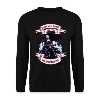 Unterschätze niemals eine Frau auf dem Motorrad - Unisex Pullover - Schwarz - Vorne - Alina (178cm) & Michal (187cm)