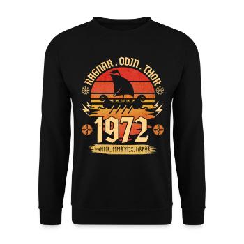 Viking Vintage 1972 50 Jahre Jubiläum - Unisex Pullover - Schwarz - Vorne - Alina (178cm) & Michal (187cm)