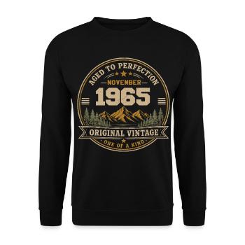 November 1965 Vintage Mountain Retro November 1965 - Unisex Pullover - Schwarz - Vorne - Alina (178cm) & Michal (187cm)