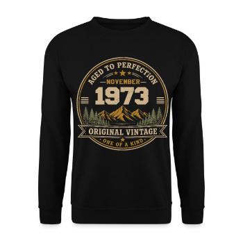 November 1973 Vintage Mountain Retro November 1973 - Unisex Pullover - Schwarz - Vorne - Alina (178cm) & Michal (187cm)