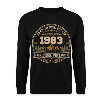 November 1983 Vintage Mountain Retro November 1983 - Unisex Pullover - Schwarz - Vorne - Alina (178cm) & Michal (187cm)