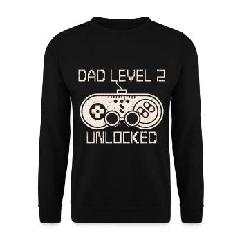Dad Level 2 Unlocked Papa von Zwei Kinder - Unisex Pullover - Schwarz - Vorne - Alina (178cm) & Michal (187cm)