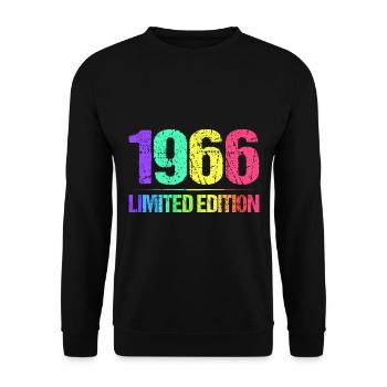 1966 Limited Edition Jahrgang 66er Retro Jahrgang - Unisex Pullover - Schwarz - Vorne - Alina (178cm) & Michal (187cm)