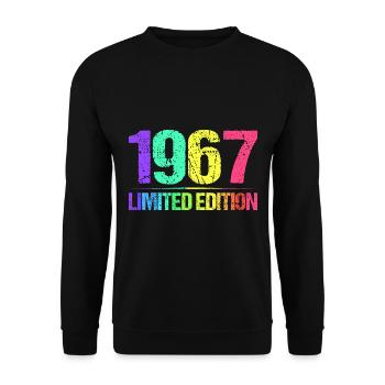 1967 Limited Edition Jahrgang 67er Retro Jahrgang - Unisex Pullover - Schwarz - Vorne - Alina (178cm) & Michal (187cm)