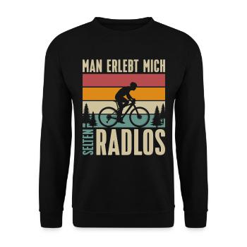 Man erlebt mich selten Radlos - Unisex Pullover - Schwarz - Vorne - Alina (178cm) & Michal (187cm)