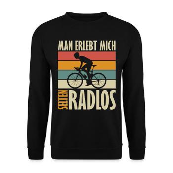 Man erlebt mich selten Radlos - Unisex Pullover - Schwarz - Vorne - Alina (178cm) & Michal (187cm)