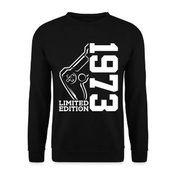 LIMITED EDITION 1973 GAMING 53RD BIRTHDAY - Unisex Sweatshirt - black - Front - Alina (178cm) & Michal (187cm)