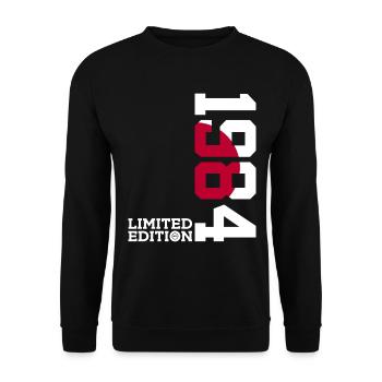 LIMITED EDITION 1984 JAPAN 42. GEBURTSTAG - Unisex Pullover - Schwarz - Vorne - Alina (178cm) & Michal (187cm)