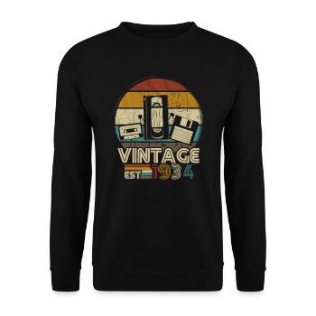 1934 Jahrgang geboren Geburtstag Mann Frau retro - Unisex Pullover - Schwarz - Vorne - Alina (178cm) & Michal (187cm)