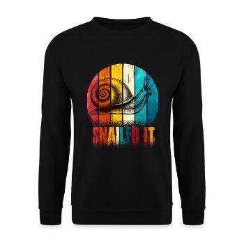 Schnecke - Unisex Pullover - Schwarz - Vorne - Alina (178cm) & Michal (187cm)