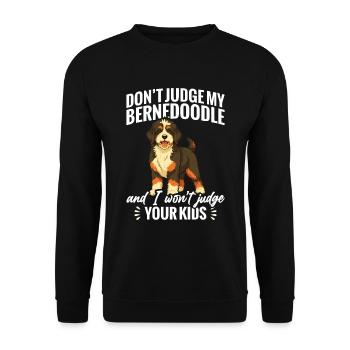 Don't judge my Bernedoodle and I'll - Unisex Sweatshirt - black - Front - Alina (178cm) & Michal (187cm)