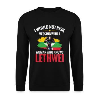 Ich Würde Es Nicht Riskieren, Mich Mit Einer Frau - Unisex Pullover - Schwarz - Vorne - Alina (178cm) & Michal (187cm)