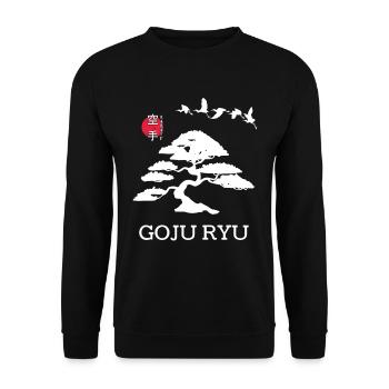Goju Ryu Karate Best Kampfkunst Seit 1930 - Unisex Pullover - Schwarz - Vorne - Alina (178cm) & Michal (187cm)