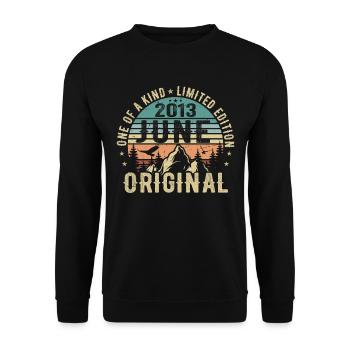 Legendär Seit Juni 2013 Geburtstag Geschenk 2013 - Unisex Pullover - Schwarz - Vorne - Alina (178cm) & Michal (187cm)