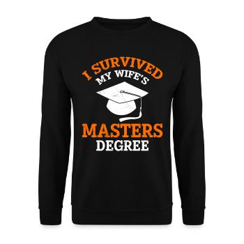 Überlebt Meine Frau hat einen Master Abschluss - Unisex Pullover - Schwarz - Vorne - Alina (178cm) & Michal (187cm)