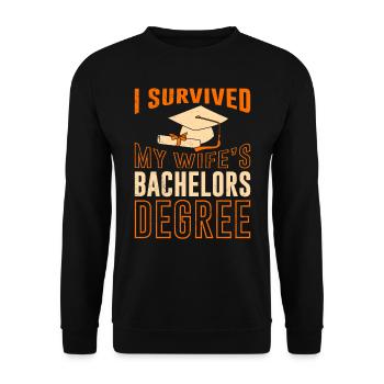 Überlebt Meine Frau hat einen Bachelor Abschluss - Unisex Pullover - Schwarz - Vorne - Alina (178cm) & Michal (187cm)