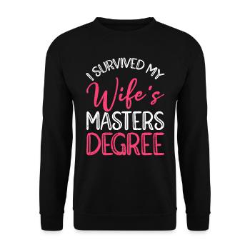 Überlebt Meine Frau hat einen Master Abschluss - Unisex Pullover - Schwarz - Vorne - Alina (178cm) & Michal (187cm)
