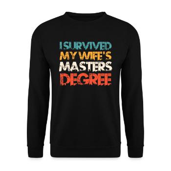 Ich habe überlebt Frau Master Abschluss - Unisex Pullover - Schwarz - Vorne - Alina (178cm) & Michal (187cm)
