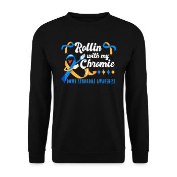Down Syndrom Rollin with my Chromie Awareness - Unisex Pullover - Schwarz - Vorne - Alina (178cm) & Michal (187cm)