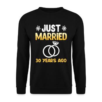 Just Married 30 Years 30. Hochzeitstag - Unisex Pullover - Schwarz - Vorne - Alina (178cm) & Michal (187cm)