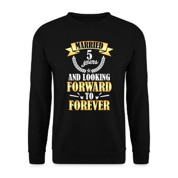 Wooden wedding 5th wedding anniversary - Unisex Sweatshirt - black - Front - Alina (178cm) & Michal (187cm)