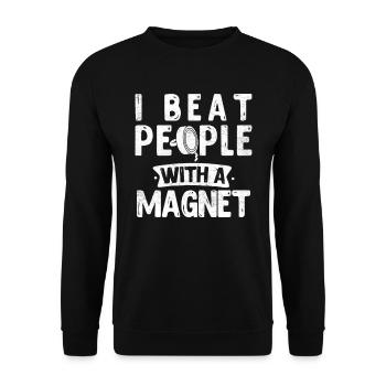 Magnetfischen I beat people with a Magnet - Unisex Sweatshirt - black - Front - Alina (178cm) & Michal (187cm)