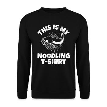 Noodler This is my Noodling T-Shirt Fischjagd - Unisex Pullover - Schwarz - Vorne - Alina (178cm) & Michal (187cm)