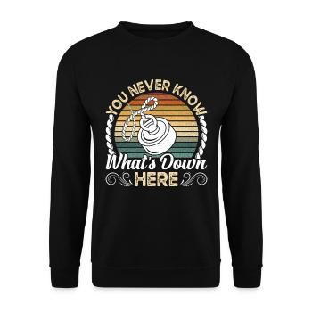 Magnetangeln You never know whats Down here - Unisex Pullover - Schwarz - Vorne - Alina (178cm) & Michal (187cm)