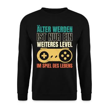 Gamer Älter Werden ist nur ein Weiteres Level - Unisex Pullover - Schwarz - Vorne - Alina (178cm) & Michal (187cm)