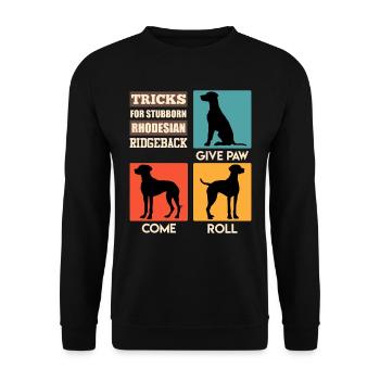 Ridgeback TRICKS FOR STUBBORN RHODESIAN RIDGEBACKS - Unisex Pullover - Schwarz - Vorne - Alina (178cm) & Michal (187cm)