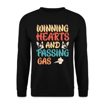 Lustige Bulldogge WINNING HEARTS PASSING GAS - Unisex Pullover - Schwarz - Vorne - Alina (178cm) & Michal (187cm)