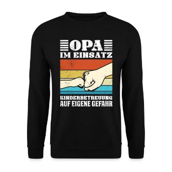OPA IM EINSATZ KINDERBETREUUNG AUF EIGENE GEFAHR - Unisex Pullover - Schwarz - Vorne - Alina (178cm) & Michal (187cm)
