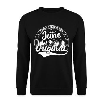 June 2007 Aged To Perfection Original Vintage 2007 - Unisex Sweatshirt - black - Front - Alina (178cm) & Michal (187cm)