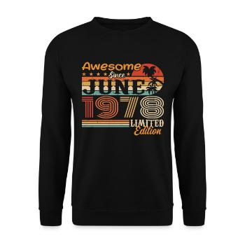 June 1978 Retro Vintage June 1978 birthday - Unisex Sweatshirt - black - Front - Alina (178cm) & Michal (187cm)