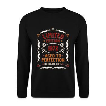 Born in 1972 - Birthday born in 1972 - Unisex Sweatshirt - black - Front - Alina (178cm) & Michal (187cm)