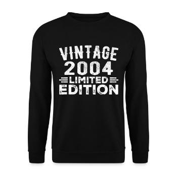 Year of manufacture 2004 Year of birth Year of birth 2004 vintage - Unisex Sweatshirt - black - Front - Alina (178cm) & Michal (187cm)