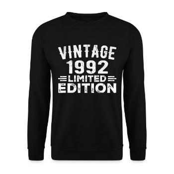 Year of birth 1992 Year of birth 1992 vintage - Unisex Sweatshirt - black - Front - Alina (178cm) & Michal (187cm)