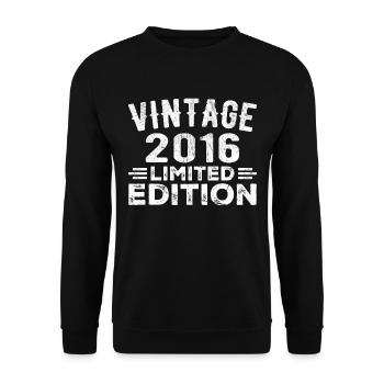 Year of construction 2016 Year of birth Birthday 2016 vintage - Unisex Sweatshirt - black - Front - Alina (178cm) & Michal (187cm)