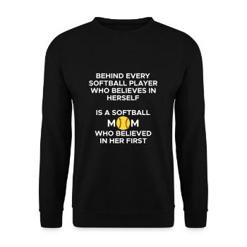 Behind Every Softball Player... Mom Mutter - Unisex Pullover - Schwarz - Vorne - Alina (178cm) & Michal (187cm)