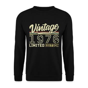 Legend since 1976 Born in 1976 Birthday 48 years old - Unisex Sweatshirt - black - Front - Alina (178cm) & Michal (187cm)