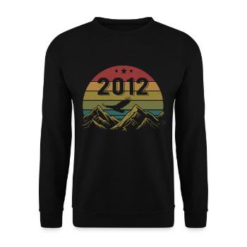 2012 Jahrgang Geburtstag 2012 Retro Geschenkidee - Unisex Pullover - Schwarz - Vorne - Alina (178cm) & Michal (187cm)