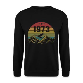 1973 Jahrgang Geburtstag 1973 Retro Geschenkidee - Unisex Pullover - Schwarz - Vorne - Alina (178cm) & Michal (187cm)