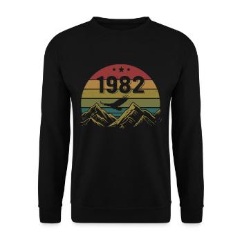 1982 Jahrgang Geburtstag 1982 Retro Geschenkidee - Unisex Pullover - Schwarz - Vorne - Alina (178cm) & Michal (187cm)