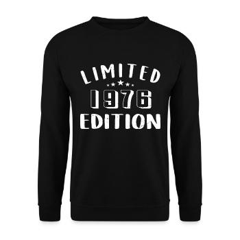 Birthday 1976 Limited Edition 1976 - Unisex Sweatshirt - black - Front - Alina (178cm) & Michal (187cm)