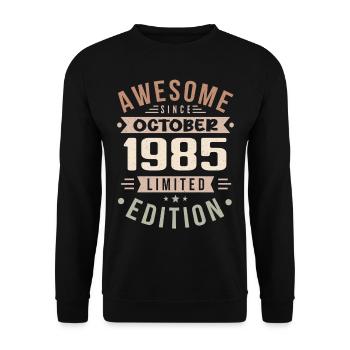 Legend Since October 1985 Birthday October 1985 - Unisex Sweatshirt - black - Front - Alina (178cm) & Michal (187cm)