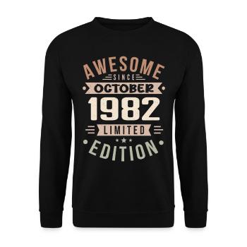 Legend Since October 1982 Birthday October 1982 - Unisex Sweatshirt - black - Front - Alina (178cm) & Michal (187cm)