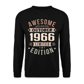 Légende Depuis Octobre 1966 Anniversaire Octobre 1966 - Sweat-shirt Unisexe - noir - Devant - Alina (178cm) & Michal (187cm)