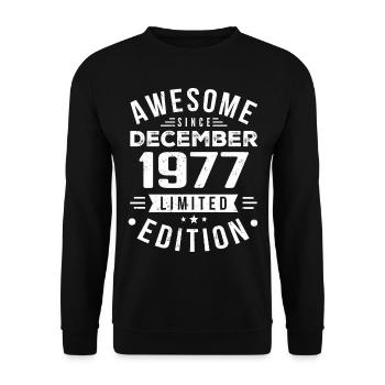 Birthday Gift born in December 1977 - Unisex Sweatshirt - black - Front - Alina (178cm) & Michal (187cm)